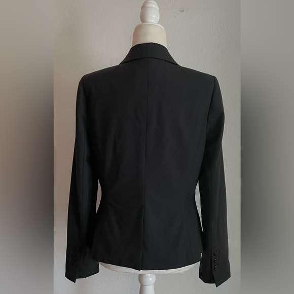 Classiques Entier Three Button Fitted Wool Blazer - Picture 4 of 7